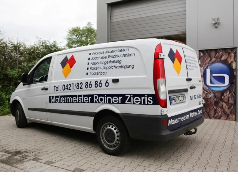 Fahrzeugbeschriftung für Photovoltaik-Betrieb